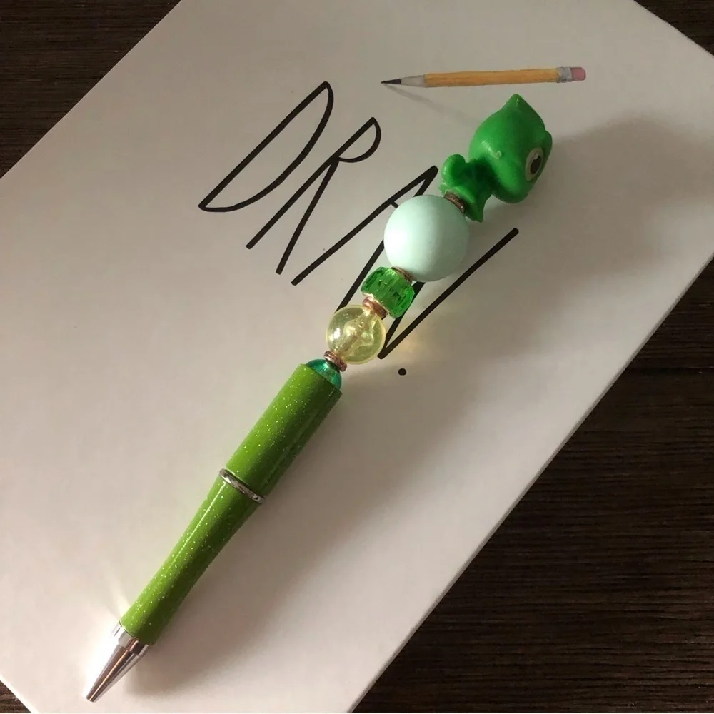 Disney Doorables: Tangled: Pascal handmade beaded pen
